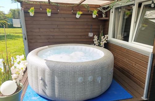 Octeville-l'Avenel Casa | La petite maison au jacuzzi