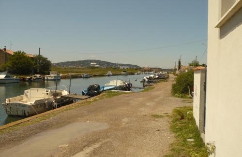 La Peyrade Villa | La petite maison au bord du canal T2 - 3étoiles -