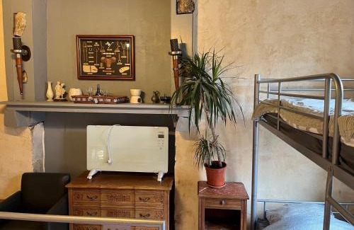 Issy-l'Eveque Cama Y Desayuno | La petite maison d issy