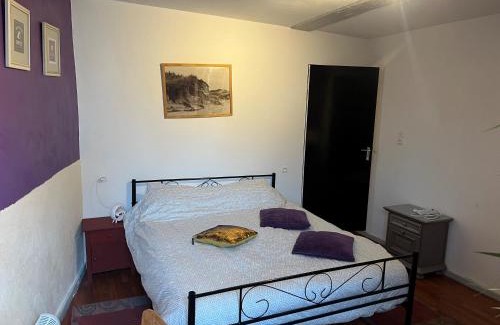 Issy-l'Eveque Cama Y Desayuno | La petite maison d issy
