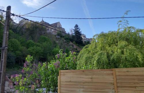 Avallon Casa | La Petite Maison Dans la Vallée