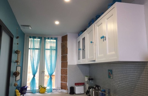 Alpes-Maritimes Apartamento | La petite Mandarine bleue, sea view, TV, wifi, 5-minute walk to the beach