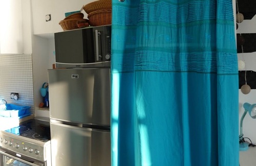 Alpes-Maritimes Apartamento | La petite Mandarine bleue, sea view, TV, wifi, 5-minute walk to the beach