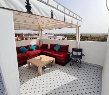 Sidi Rahal Villa | La petite villa avec piscine pieds dans l'eau