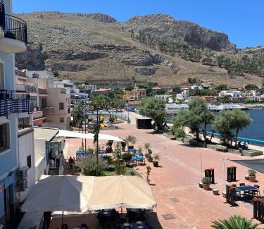 Sferracavallo Casa | La Piazzetta a Mare Holiday House
