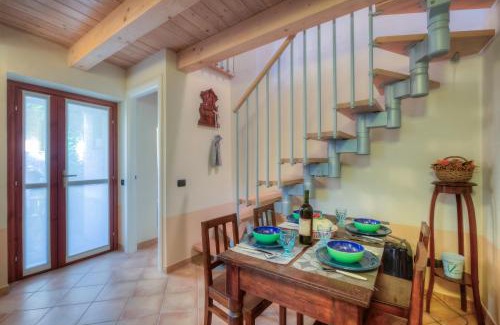 Meina Casa | La Piccola Casa Dell'Uva Fragola - Happy Rentals