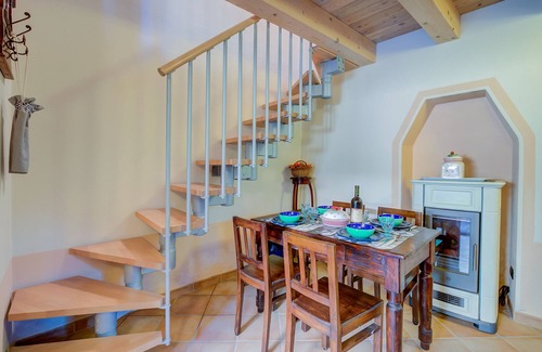 Meina Casa | La Piccola Casa Dell'Uva Fragola, Meina, Italy
