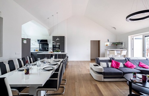Parthenay Casa | La Pierre à Lou - Charmante maison avec piscine
