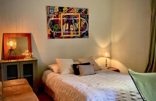 Montigny-sur-Loing Apartamento | La Pierre Levée