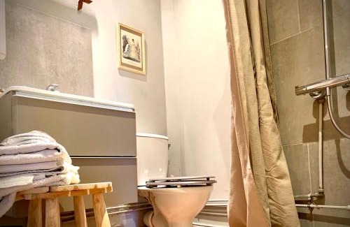 Montigny-sur-Loing Apartamento | La Pierre Levée