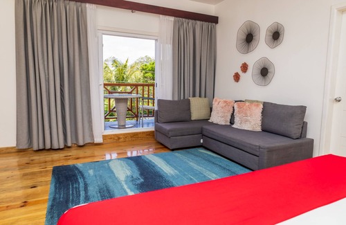Antoneys Cay Hotel | La Placita Inn