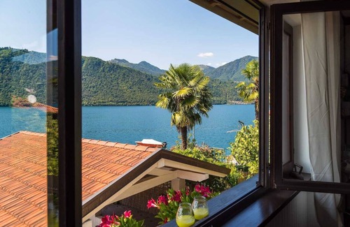 Pettenasco Villa | Villa LA PLAYA con playa privada