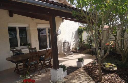 Vouneuil-sous-Biard Casa | La Porte Bleue