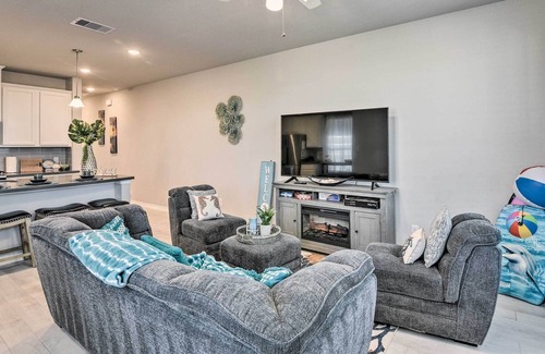 La Porte Casa | La Porte Getaway w/ Deck: Steps to Beach!