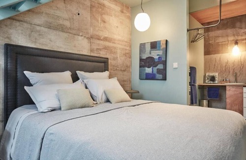 Roubaix Hotel | La Porte Rouge RBX