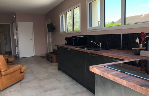 Saint-Come-de-Fresne Apartamento | La poupe, F3 with terrace 60m from the sea