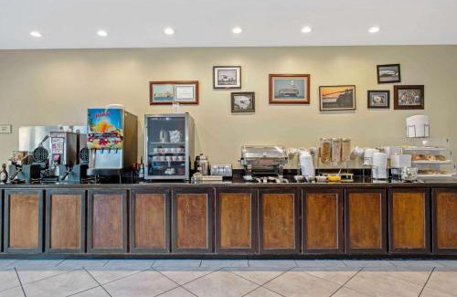Upper Grand Lagoon Hotel | La Quinta by Wyndham PCB Coastal Palms
