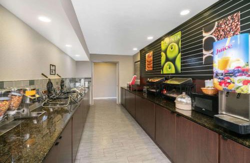 Memphis Hotel | La Quinta by Wyndham Memphis Airport Graceland
