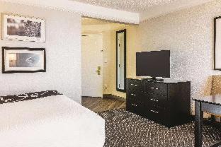 Airport North Hotel | La Quinta by Wyndham Orlando Airport North