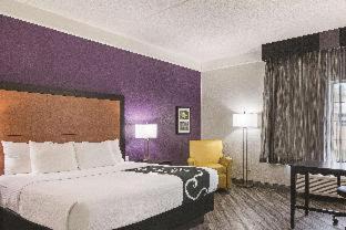 Airport North Hotel | La Quinta by Wyndham Orlando Airport North