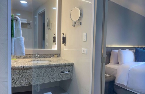 La Carolina Hotel | La Quinta by Wyndham Quito