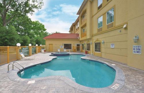 Pooler Hotel | La Quinta by Wyndham Savannah Airport - Pooler