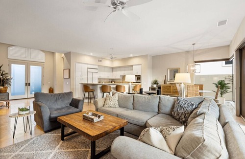 La Quinta Apartamento | La Quinta Golf Home w/ Pool, Spa & Designer Kitchen