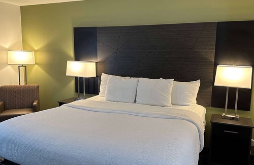 Springdale Hotel | La Quinta Inn and Suites by Wyndham Cincinnati North