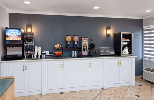 Independence Hotel | La Quinta Inn by Wyndham Cleveland Independence
