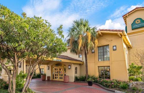 Downtown San Antonio Hotel | La Quinta Inn by Wyndham San Antonio Market Square