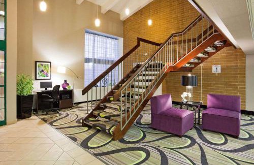 Oshkosh Hotel | La Quinta Inn by Wyndham Oshkosh