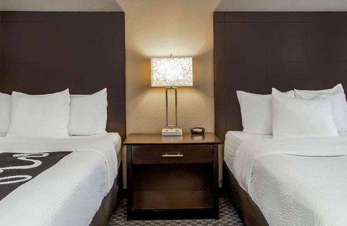 Oshkosh Hotel | La Quinta Inn by Wyndham Oshkosh