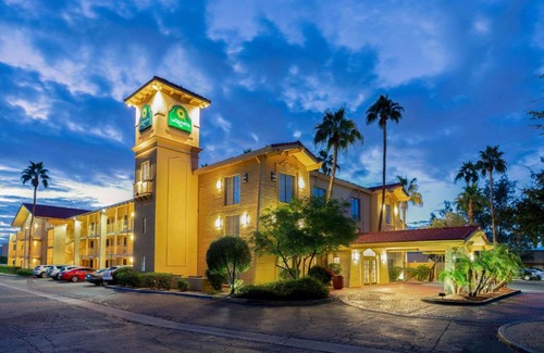 Tempe Hotel | La Quinta Inn by Wyndham Phoenix Sky Harbor Airport