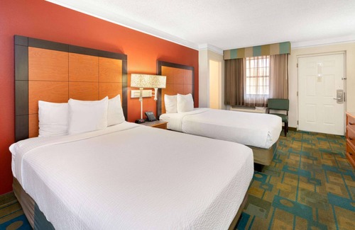 Tempe Hotel | La Quinta Inn by Wyndham Phoenix Sky Harbor Airport