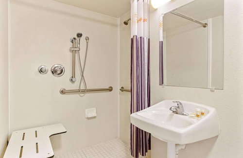 Pinellas Park Hotel | La Quinta Inn by Wyndham Tampa Bay Pinellas Park Clearwater