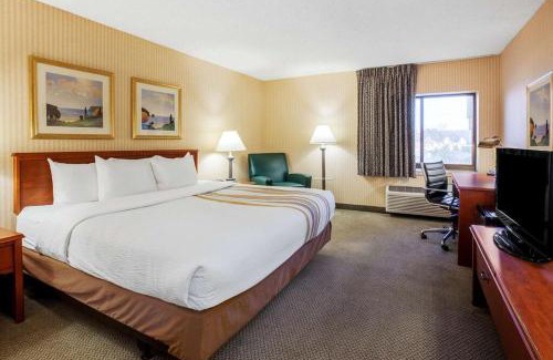 Southgate Hotel | La Quinta Inn by Wyndham Detroit Southgate