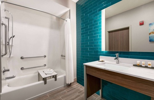College Station Hotel | La Quinta Inn & Suites by Wyndham College Station North