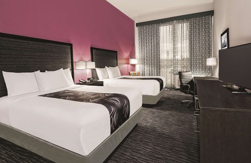 Grand Prairie Hotel | La Quinta Inn & Suites by Wyndham Dallas Grand Prairie North