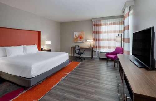 Greensboro Hotel | La Quinta Inn & Suites by Wyndham Greensboro Arpt High Point