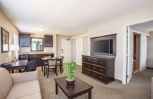 Paso Robles Hotel | La Quinta Inn & Suites by Wyndham Paso Robles