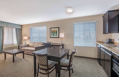 Paso Robles Hotel | La Quinta Inn & Suites by Wyndham Paso Robles
