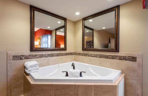 Pigeon Forge Hotel | La Quinta Inn & Suites by Wyndham Pigeon Forge