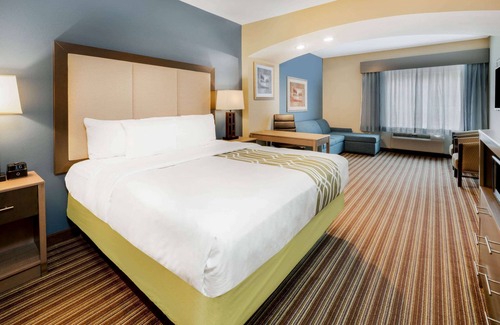 Broussard Hotel | La Quinta Inn & Suites by Wyndham Broussard - Lafayette Area