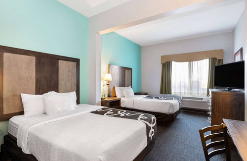Carter Lake Hotel | La Quinta Inn & Suites by Wyndham Omaha Airport Downtown