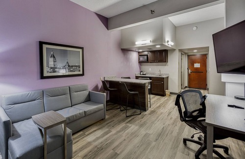 Clarksville Hotel | La Quinta Inn & Suites by Wyndham Clarksville