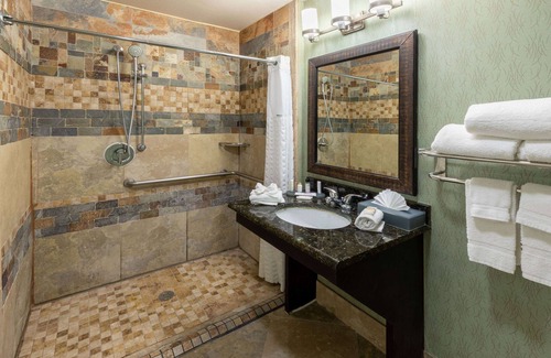 Fort Worth Hotel | La Quinta Inn & Suites by Wyndham Fort Worth - Lake Worth