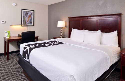 Indianapolis Hotel | La Quinta Inn & Suites by Wyndham Indianapolis South