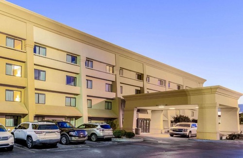 Las Cruces Hotel | La Quinta Inn & Suites by Wyndham Las Cruces Organ Mountain