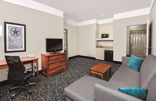Rosenberg Hotel | La Quinta Inn & Suites by Wyndham Houston Rosenberg