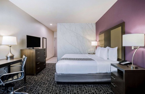 Cypress Hotel | La Quinta Inn & Suites by Wyndham Houston Cypress